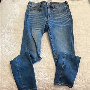 NWT J. Crew Blue Skinny Jeans with Stretch Fit size 25, inseam 28